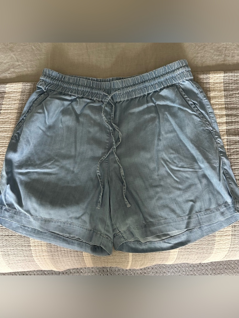 Tommy Bahama Chambray Shorts Size Small